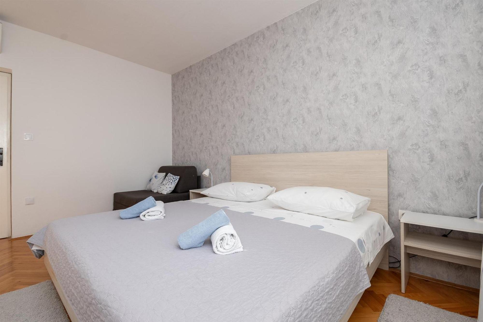 Apartments Ivan - With Parking Omiš Εξωτερικό φωτογραφία