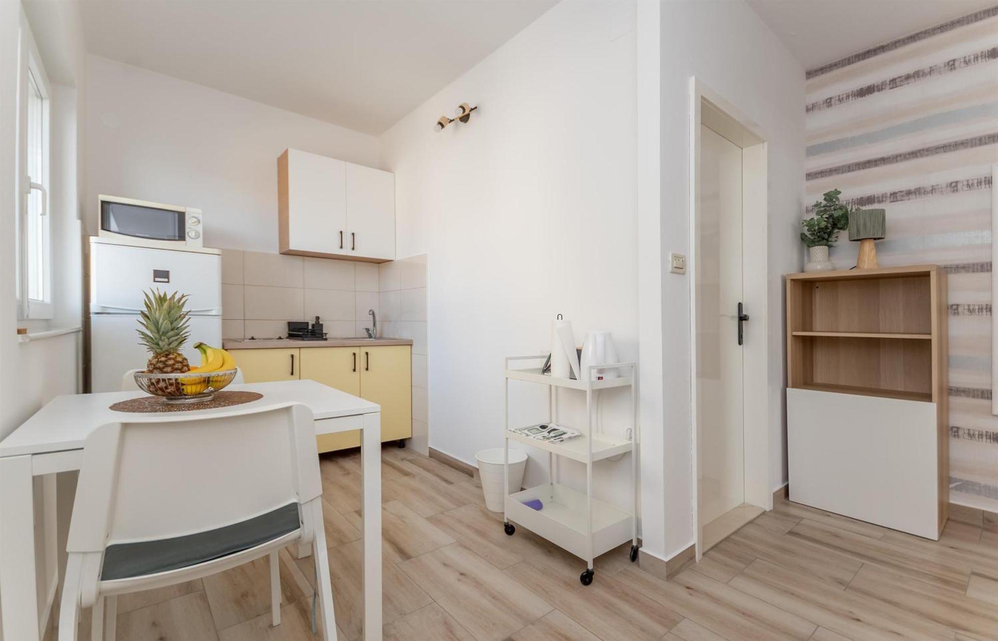 Apartments Ivan - With Parking Omiš Εξωτερικό φωτογραφία