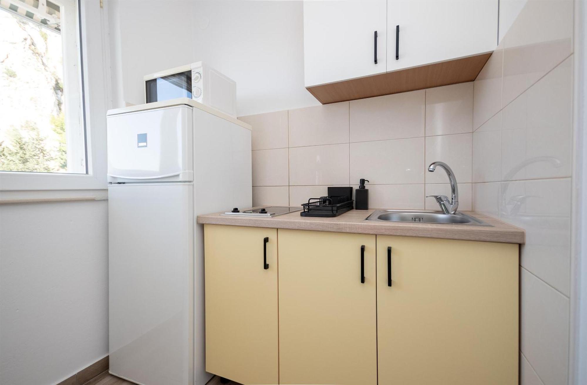 Apartments Ivan - With Parking Omiš Εξωτερικό φωτογραφία